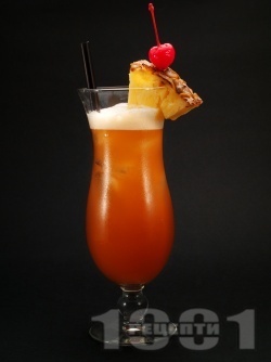 Коктейл Ямайски залез с тъмен ром (капитан Морган), сок от портокал и ананас - снимка на рецептата